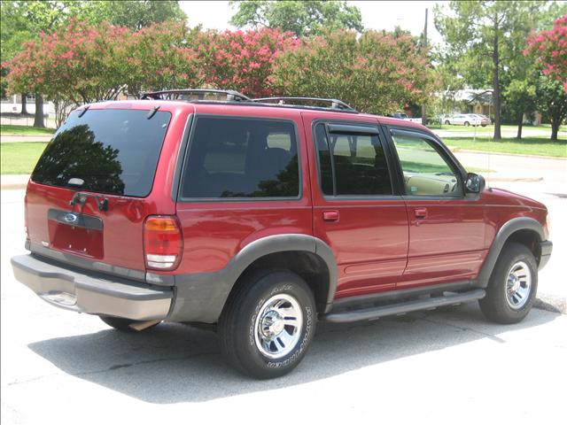 2000 Ford Explorer XLS