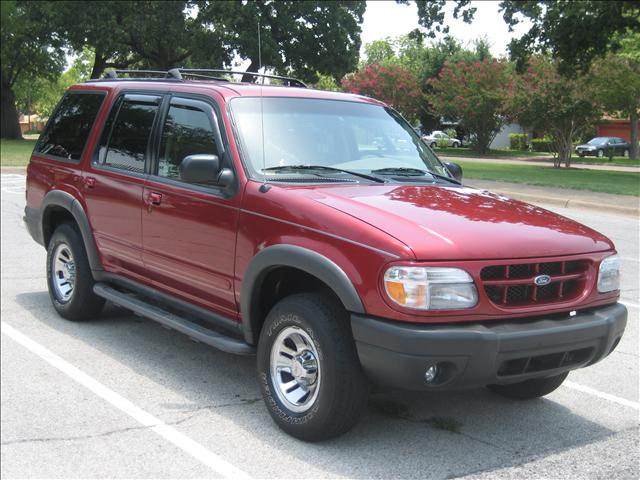 2000 Ford Explorer XLS