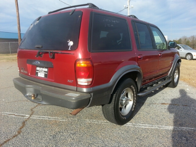 2000 Ford Explorer ESi