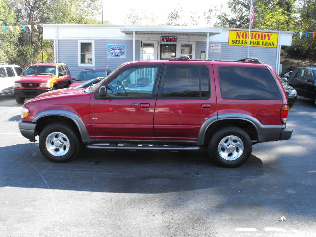 2000 Ford Explorer SL 4x4 Regular Cab