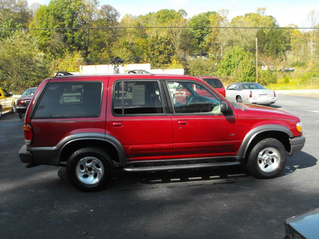 2000 Ford Explorer SL 4x4 Regular Cab