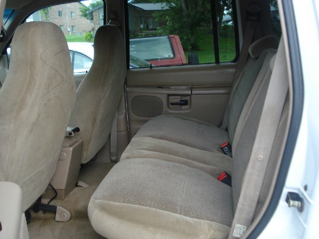 2000 Ford Explorer XLS