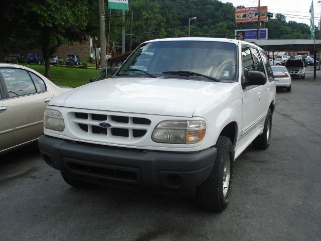 2000 Ford Explorer XLS