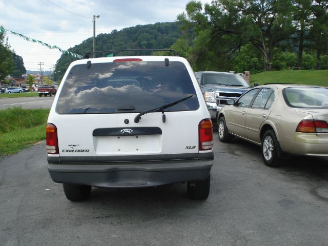 2000 Ford Explorer XLS