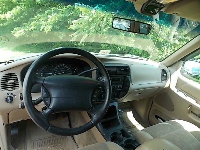 2000 Ford Explorer SL 4x4 Regular Cab