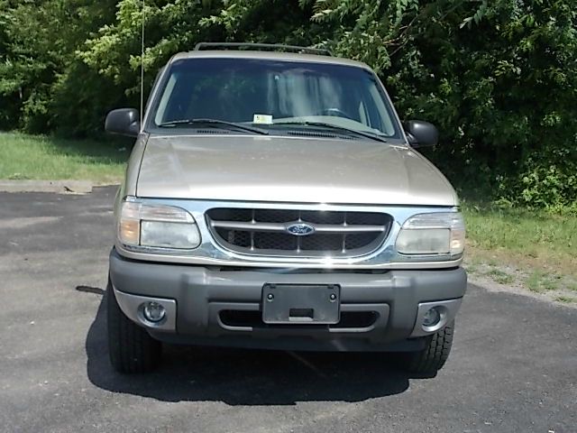 2000 Ford Explorer SL 4x4 Regular Cab