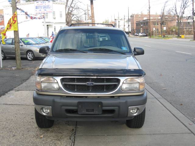 2000 Ford Explorer ESi