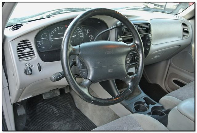 2000 Ford Explorer SL 4x4 Regular Cab