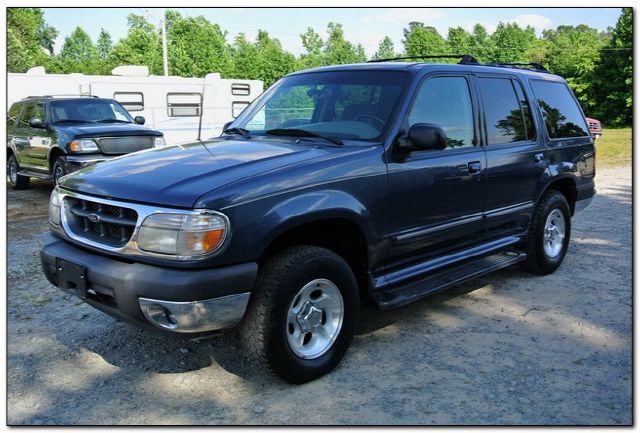 2000 Ford Explorer SL 4x4 Regular Cab