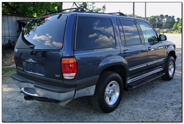 2000 Ford Explorer SL 4x4 Regular Cab