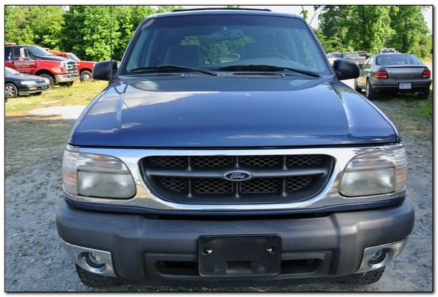 2000 Ford Explorer SL 4x4 Regular Cab