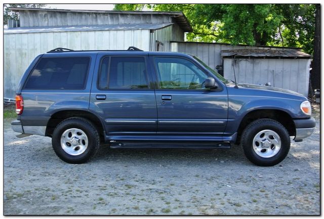 2000 Ford Explorer SL 4x4 Regular Cab