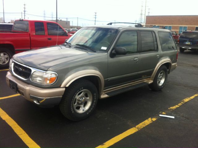 2000 Ford Explorer E320 - Extra Sharp