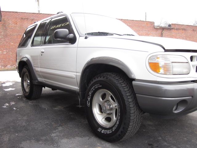 2000 Ford Explorer GSX