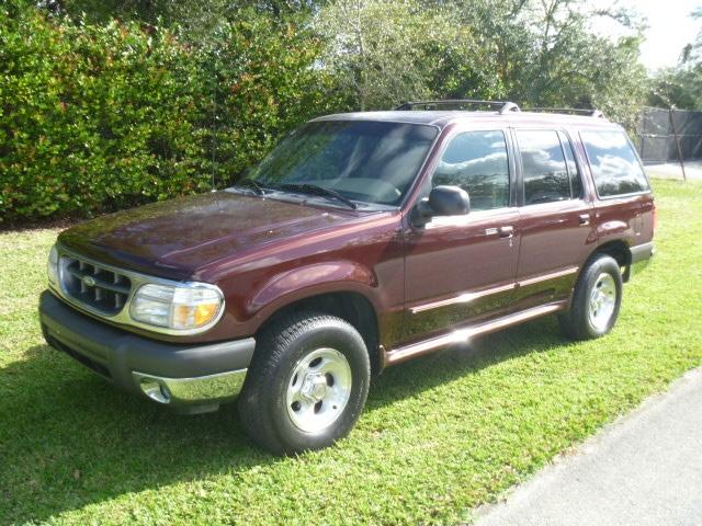 2000 Ford Explorer ESi