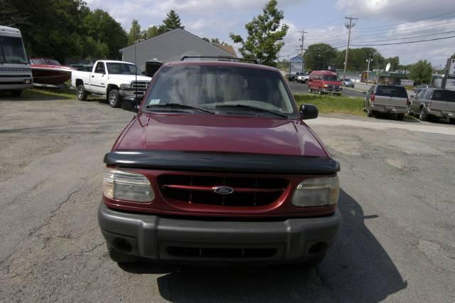 2000 Ford Explorer XLS