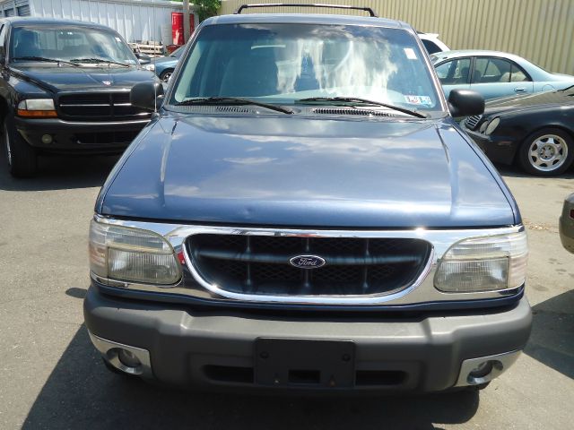 2000 Ford Explorer SL 4x4 Regular Cab