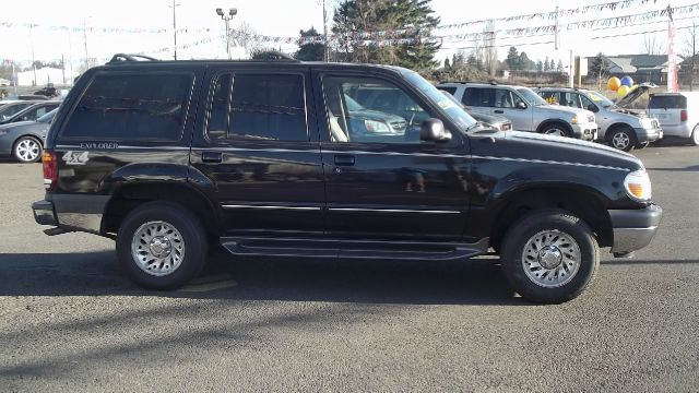 2000 Ford Explorer SL 4x4 Regular Cab