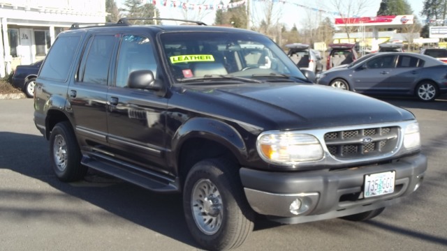 2000 Ford Explorer SL 4x4 Regular Cab