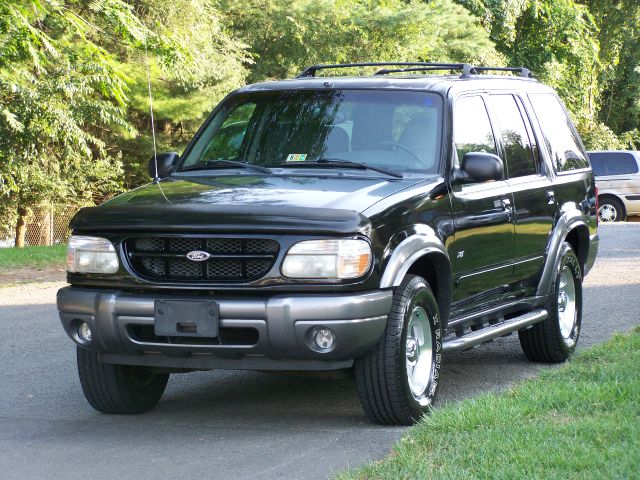 2000 Ford Explorer SL 4x4 Regular Cab