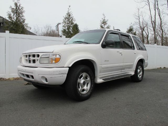 2000 Ford Explorer Super