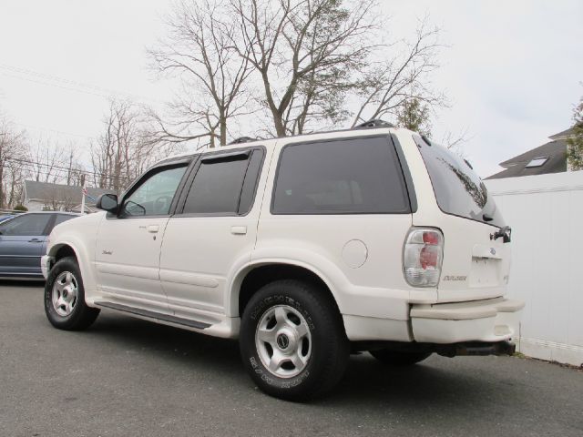 2000 Ford Explorer Super