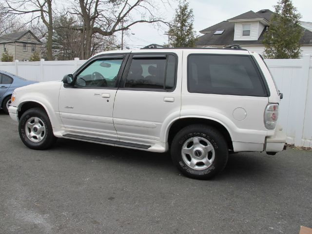 2000 Ford Explorer Super