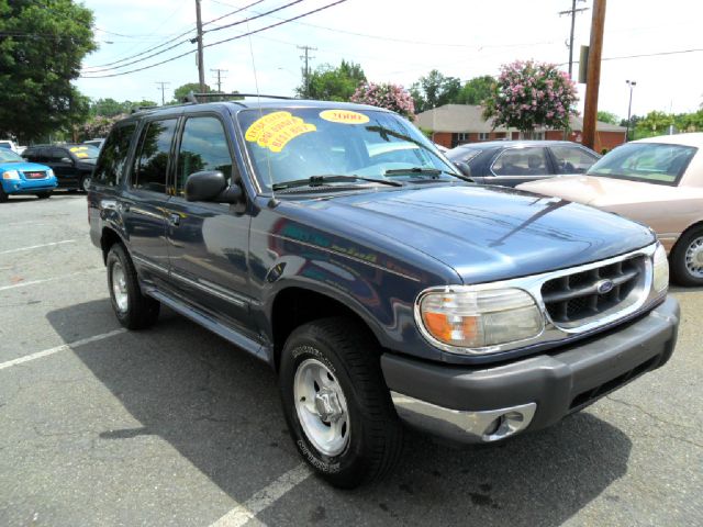 2000 Ford Explorer SL 4x4 Regular Cab