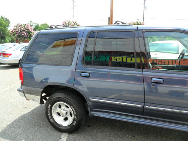 2000 Ford Explorer SL 4x4 Regular Cab