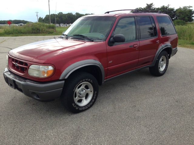 2000 Ford Explorer SL 4x4 Regular Cab