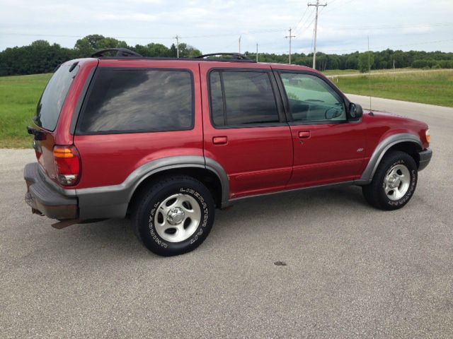 2000 Ford Explorer SL 4x4 Regular Cab