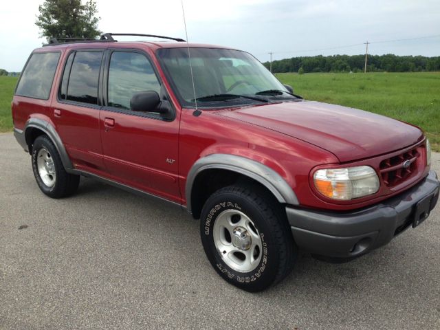 2000 Ford Explorer SL 4x4 Regular Cab