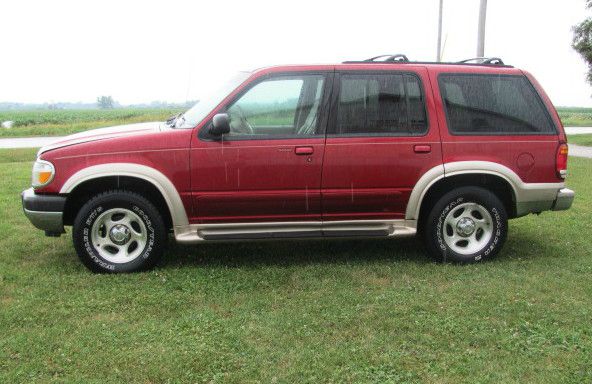 2000 Ford Explorer E320 - Extra Sharp