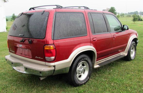 2000 Ford Explorer E320 - Extra Sharp