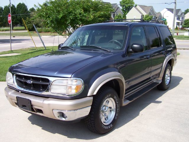 2000 Ford Explorer E320 - Extra Sharp