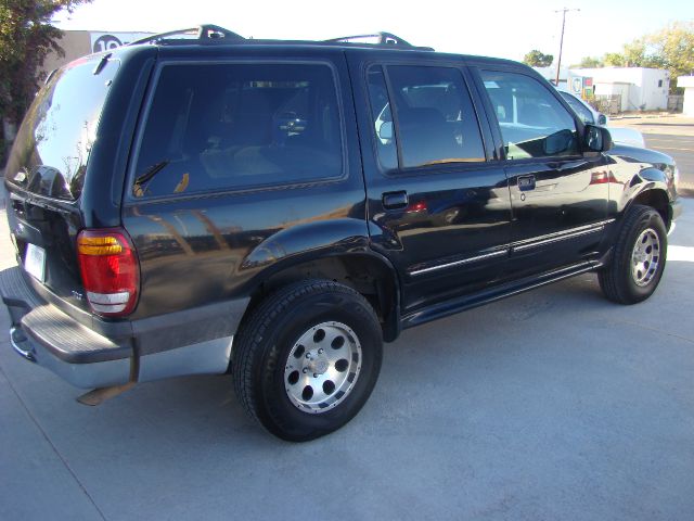 2000 Ford Explorer SL 4x4 Regular Cab