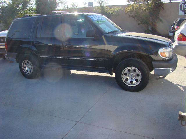 2000 Ford Explorer SL 4x4 Regular Cab