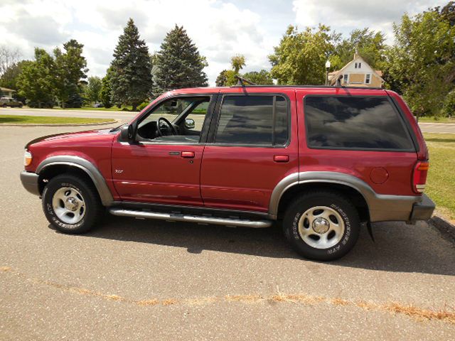 2000 Ford Explorer SL 4x4 Regular Cab