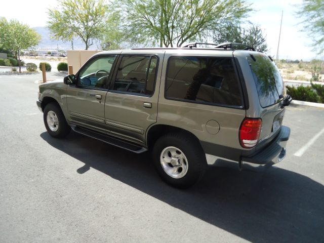 2001 Ford Explorer SL 4x4 Regular Cab