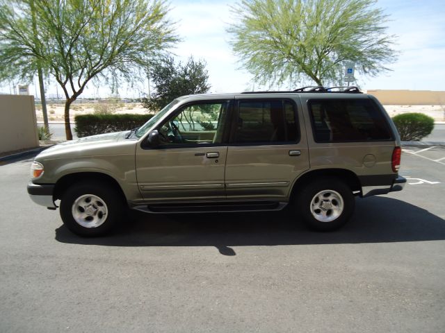 2001 Ford Explorer SL 4x4 Regular Cab