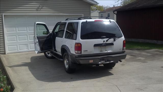 2001 Ford Explorer ESi