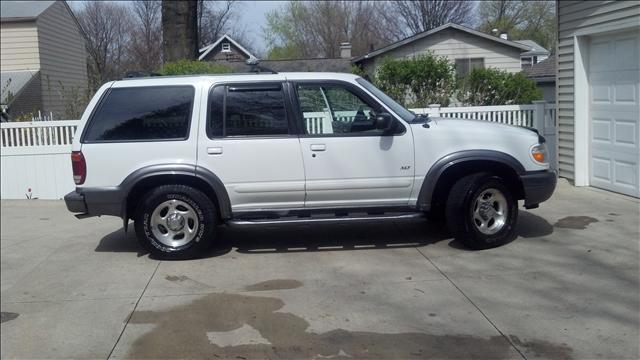 2001 Ford Explorer ESi