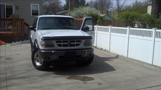 2001 Ford Explorer ESi