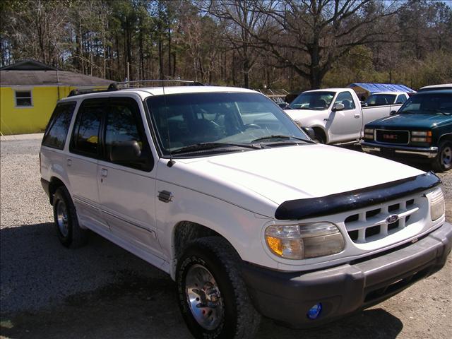 2001 Ford Explorer XLS