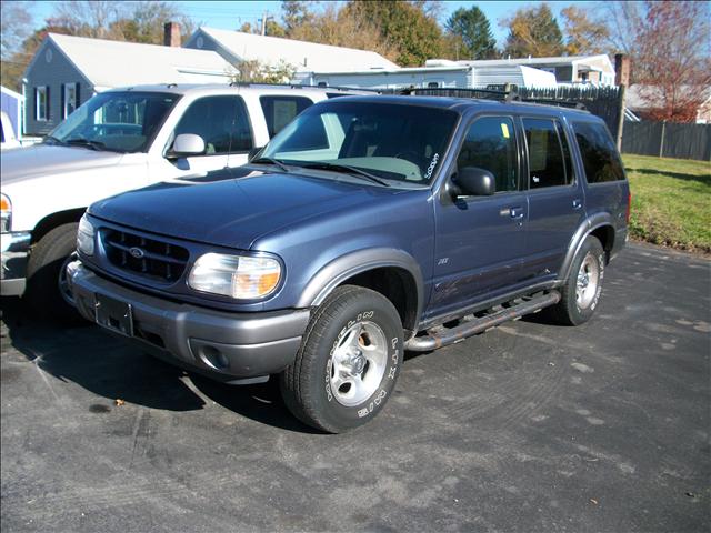 2001 Ford Explorer ESi