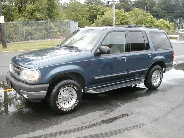 2001 Ford Explorer SL 4x4 Regular Cab