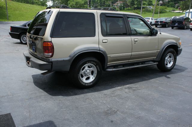 2001 Ford Explorer SL 4x4 Regular Cab