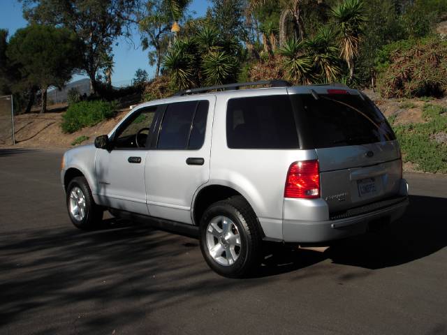 2002 Ford Explorer XLS