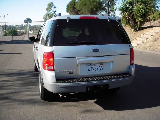 2002 Ford Explorer XLS