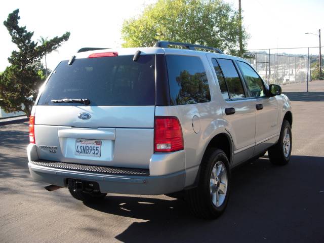 2002 Ford Explorer XLS